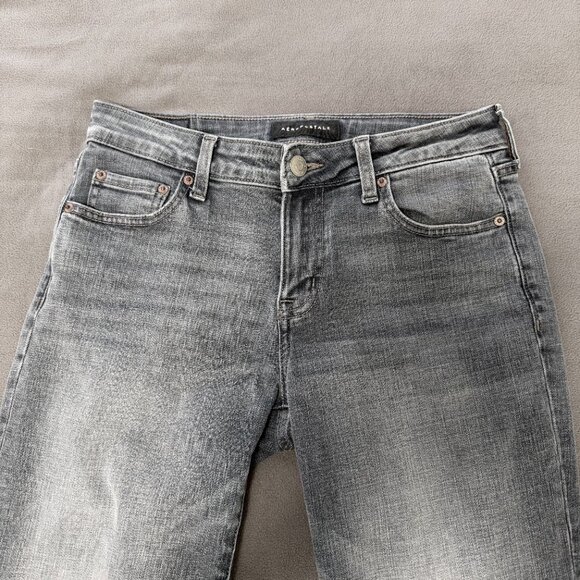 Aeropostale Women's Medium Wash Denim Mid Rise Kick Crop Frayed Hem Jeans, 6 - Picture 2 of 9